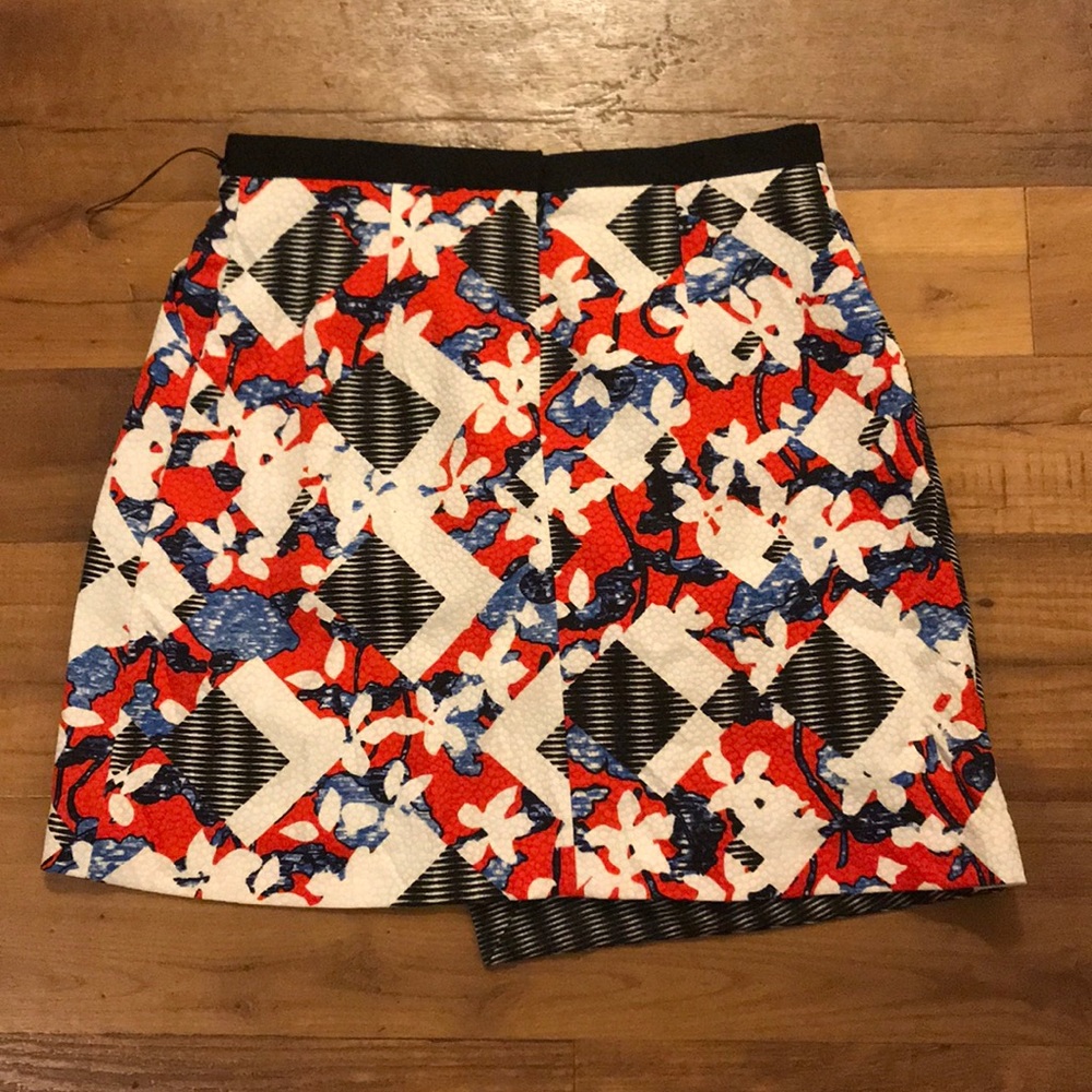 NEW Peter Pilotto Target Red Faux Wrap Printed Skirt! Size 8
Celeb fave! - Picture 8 of 12